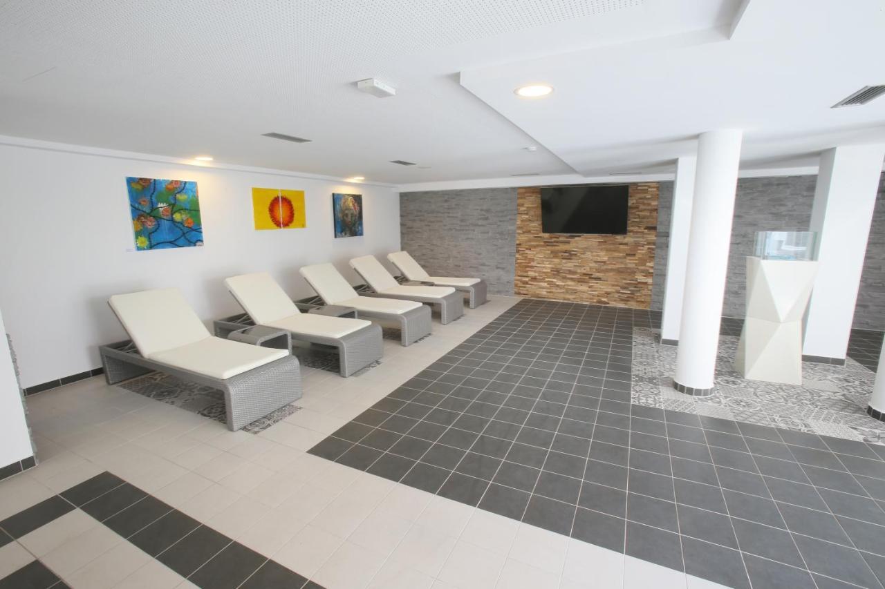 25H Spa-Residenz Pools In & Out, Private Garden & Beach Нойзідль-ам-Зе Екстер'єр фото
