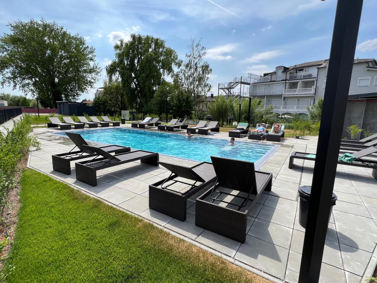 25H Spa-Residenz Pools In & Out, Private Garden & Beach Нойзідль-ам-Зе Екстер'єр фото