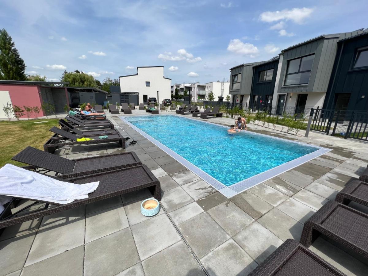 25H Spa-Residenz Pools In & Out, Private Garden & Beach Нойзідль-ам-Зе Екстер'єр фото